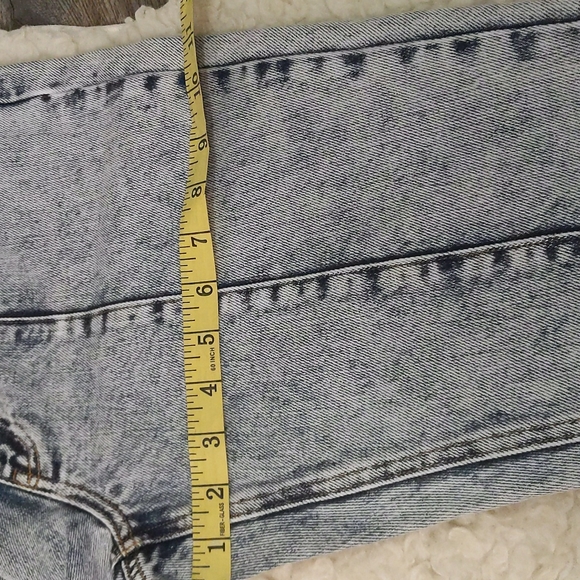 FOREVER 21 High-rise Acid Wash Rhinestone Buckle Jeans - Picture 12 of 13